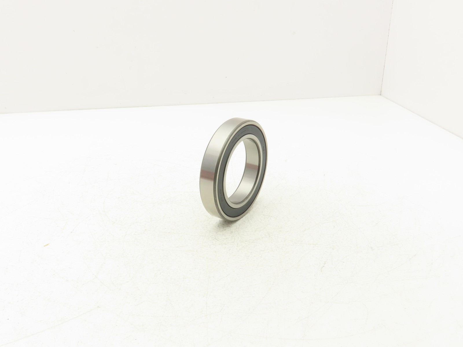 NSK 6014V Deep Groove Ball Bearing 70 mm ID x 110 mm OD x 20 mm Sealed
