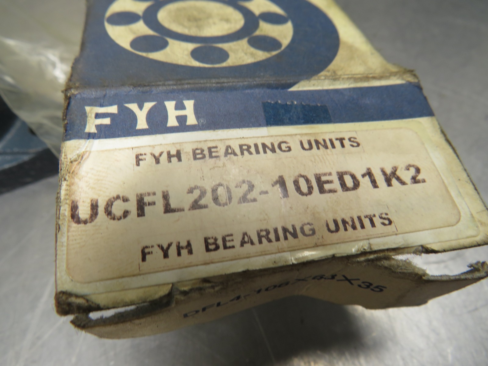 FYH UCFL202-10ED1K2 Lot of 2!