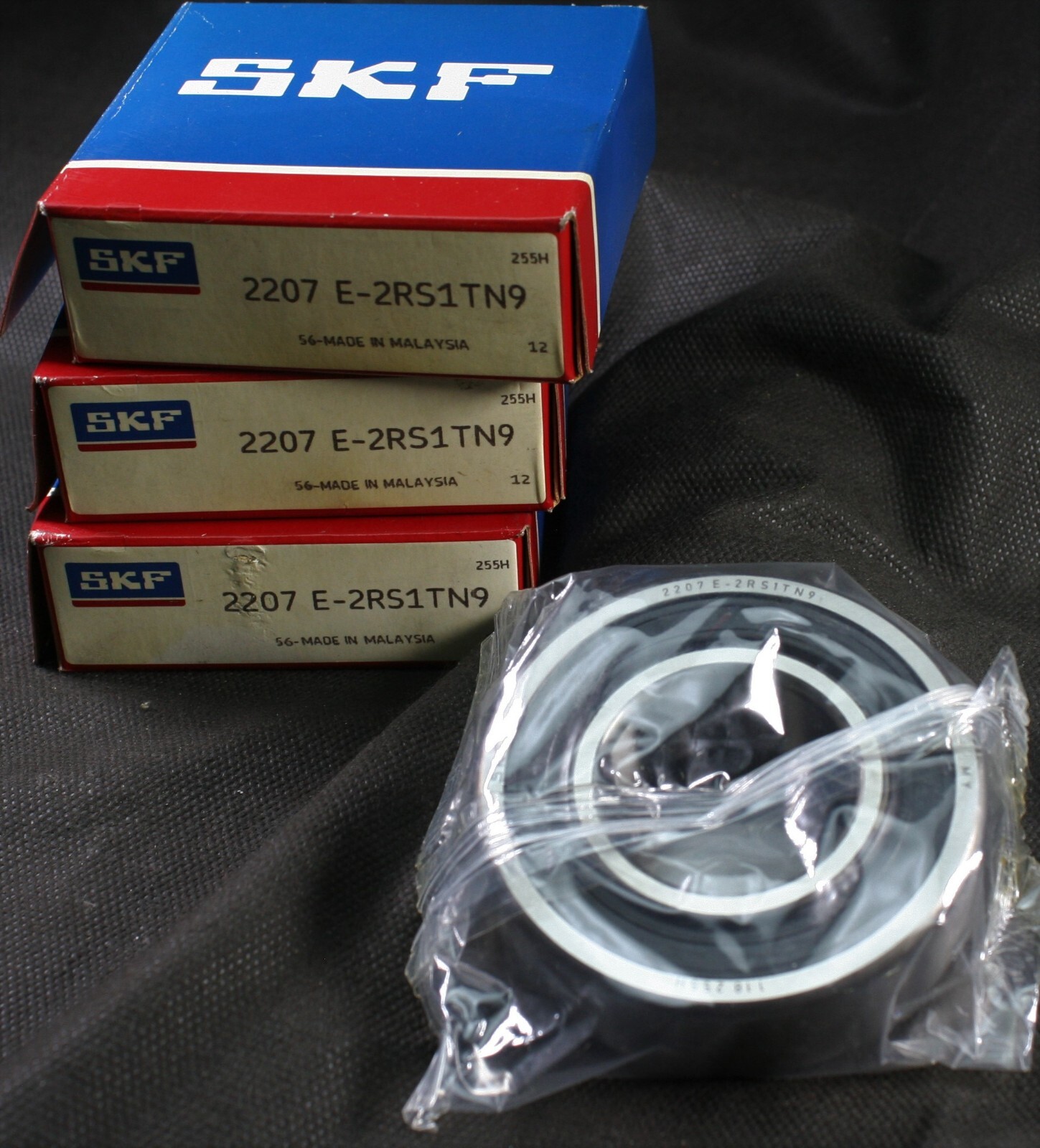 One (1) SKF 2207 E 2RS1TN9 Self Aligning Bearing 35 MM ID Malaysia NEW