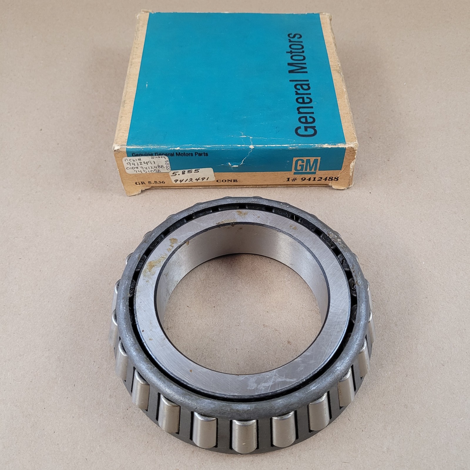 NOS GM 9412488 9412491 TAPER ROLLER BEARING CONE RACE 1982-92 Chevy GMC Truck