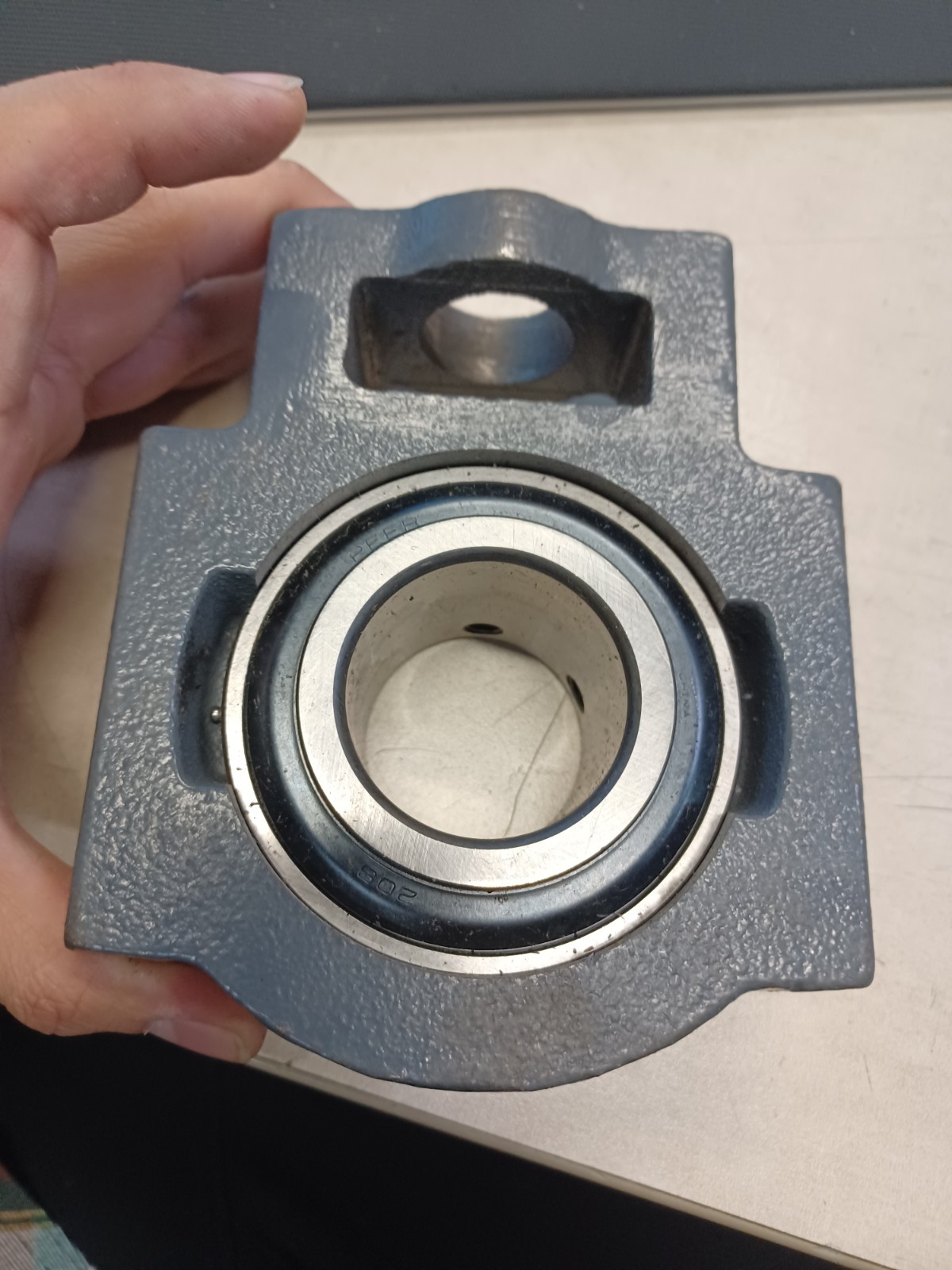 UC209-27 – Take-Up Housing Ball Bearing Unit, Insert Bearing PEER
