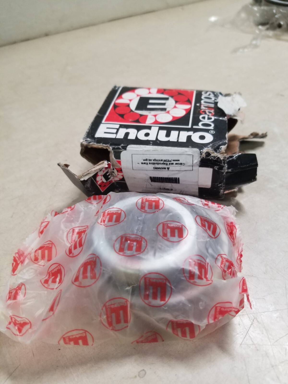 Enduro, 88128R, Rear Wheel Bearing with Lock Collar