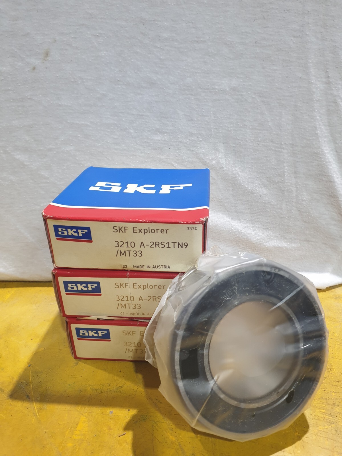 3210 A-2RS1TN9MT33 SKF 50x90x30mm Double row angular contact ball bearing