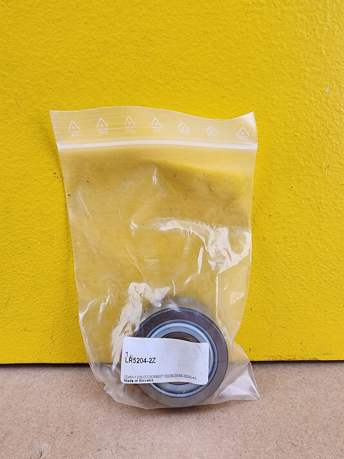 NEW INA LR5204-2Z Track Roller Bearing, Yolk Type, Double Row 20 x 52 x 20.6 mm