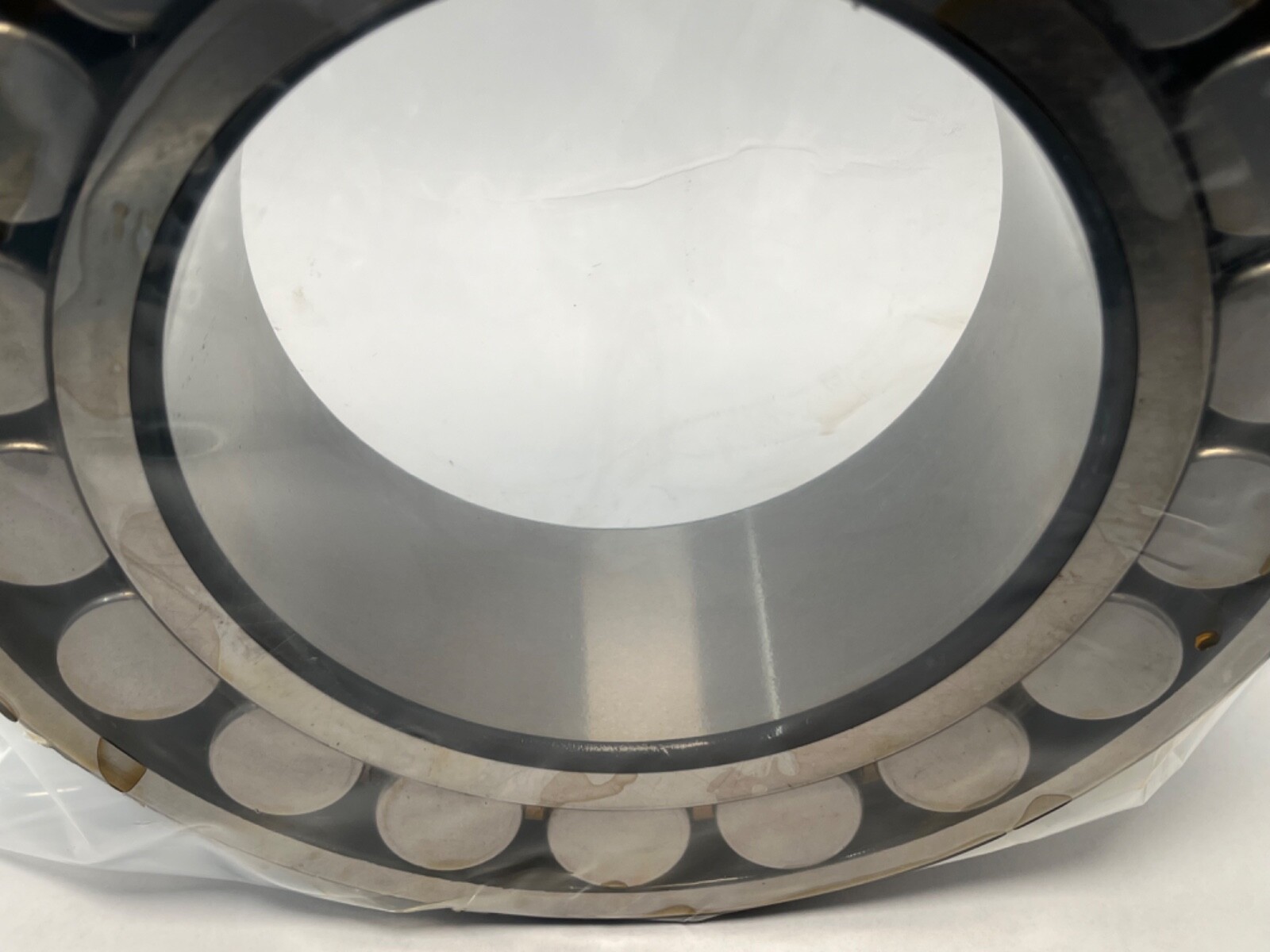 FAG 22226EAS.M.C3 Bearing 22226-EAS-M-C3-W33 22226E MB 130x230x64 mm