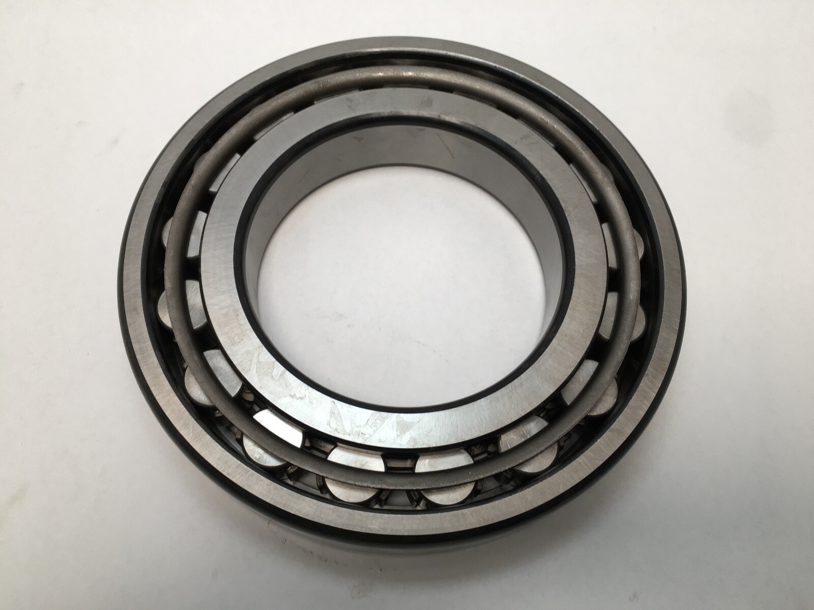 NTN NF226 Cylindrical Roller Bearing 130x230x40 mm NF 226 Japan