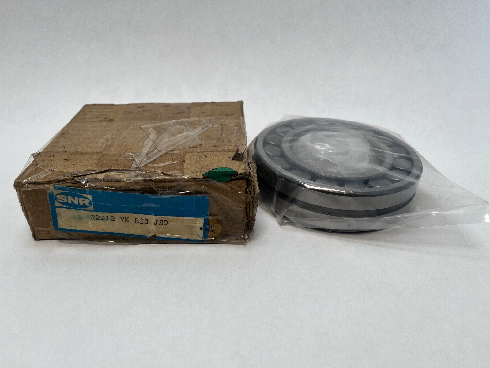 SNR 22212VKB33J30 Bearing 60x110x28 mm 22212-V-K-B33-J30 22212V-K-W33-C3 Italy