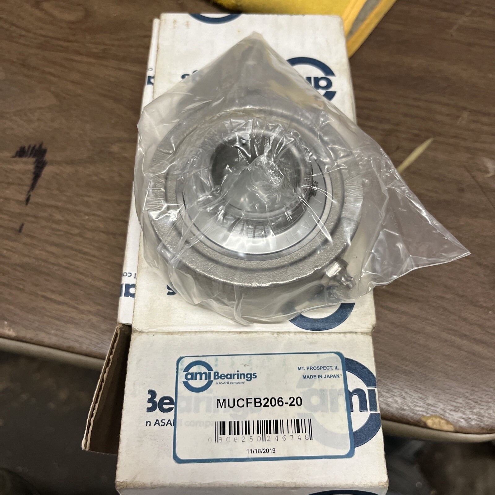 AMI Bearings MUCFB206-20 1-1/4 Stainless Set Screw 3-Bolt Flange Set-Screw Lock