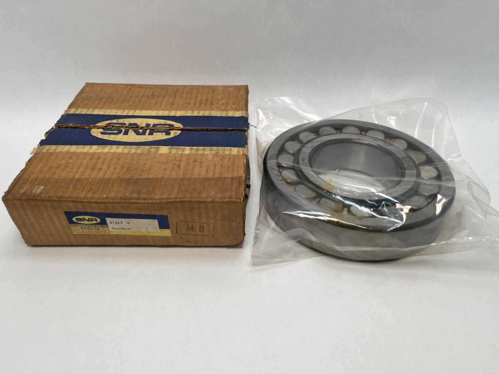 SNR 21317VMB Spherical Bearing 85x180x41mm 21317-V-MB 21317HL France