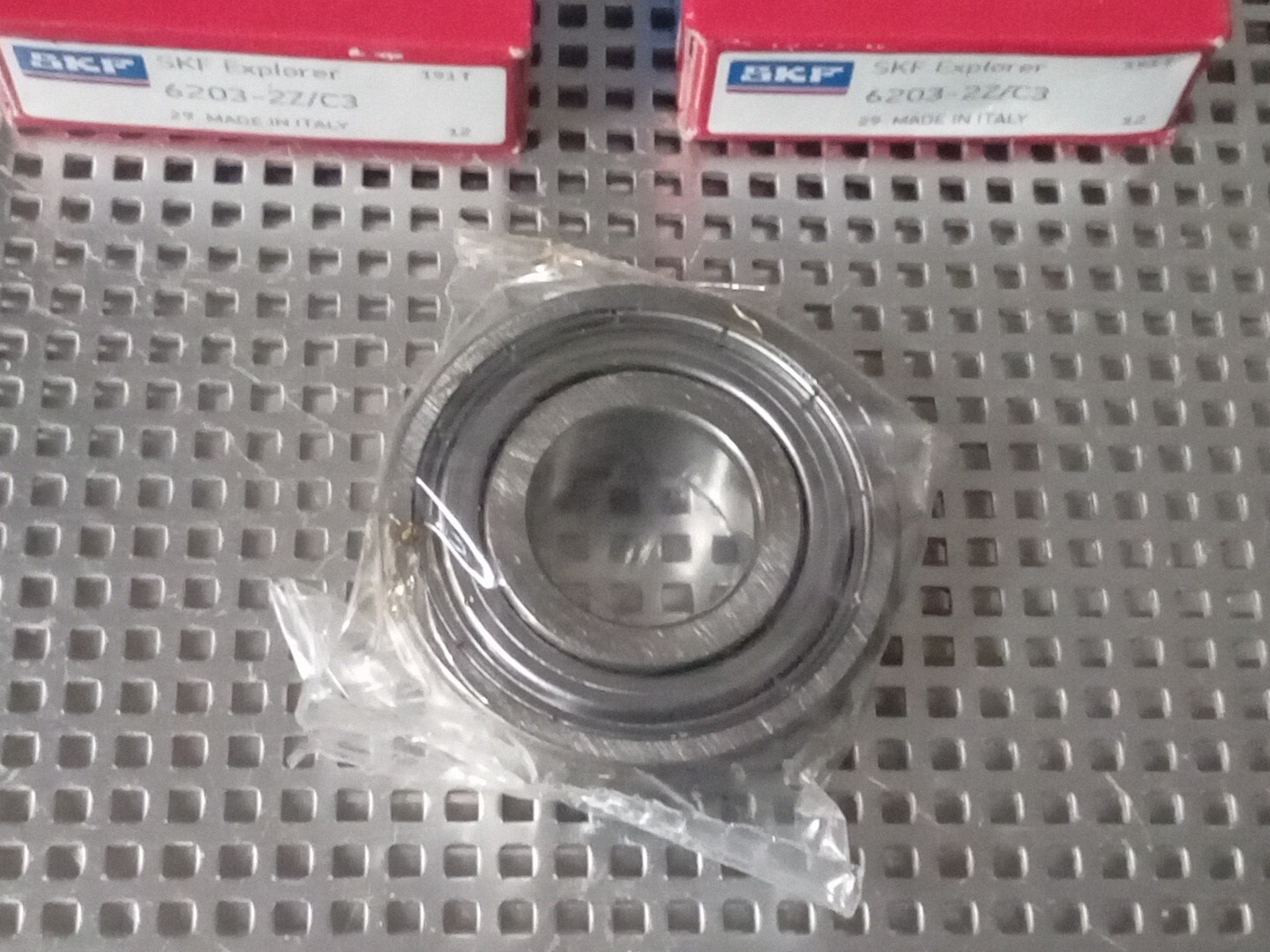 2x, SKF, 6203-2Z/C3, Sheilded Roller Bearing, Sbwh-dd52-bb.yy
