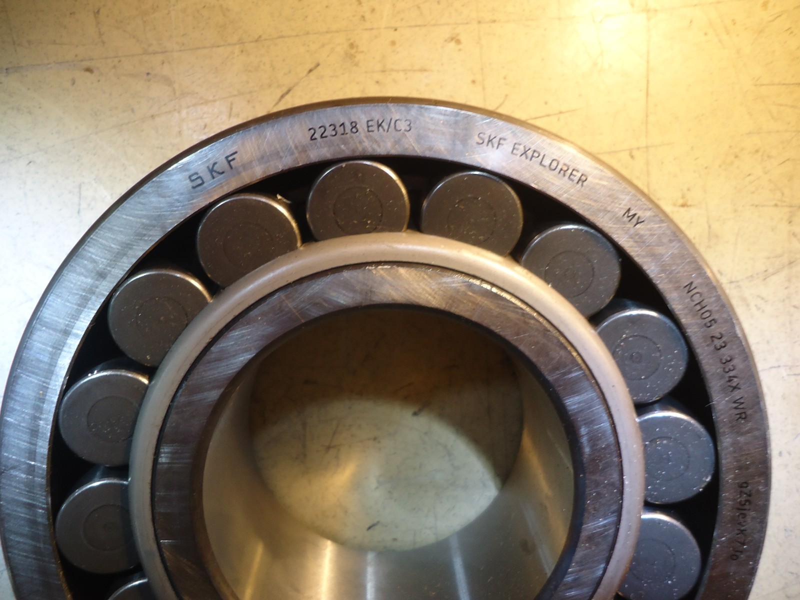 SKF 22318 EK/C3 SPHERICAL ROLLER BEARING 90x190x64mm NNB