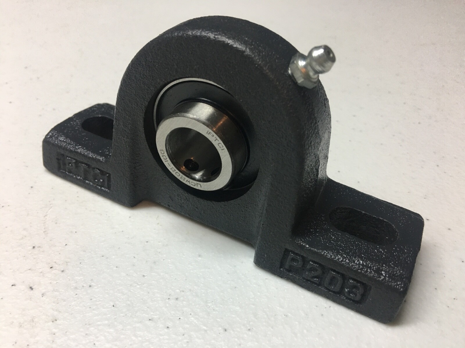IPTCI Bearing Pillow Block UCP202-10 Set Screw Lock 5/8″ Bore Cast Iron
