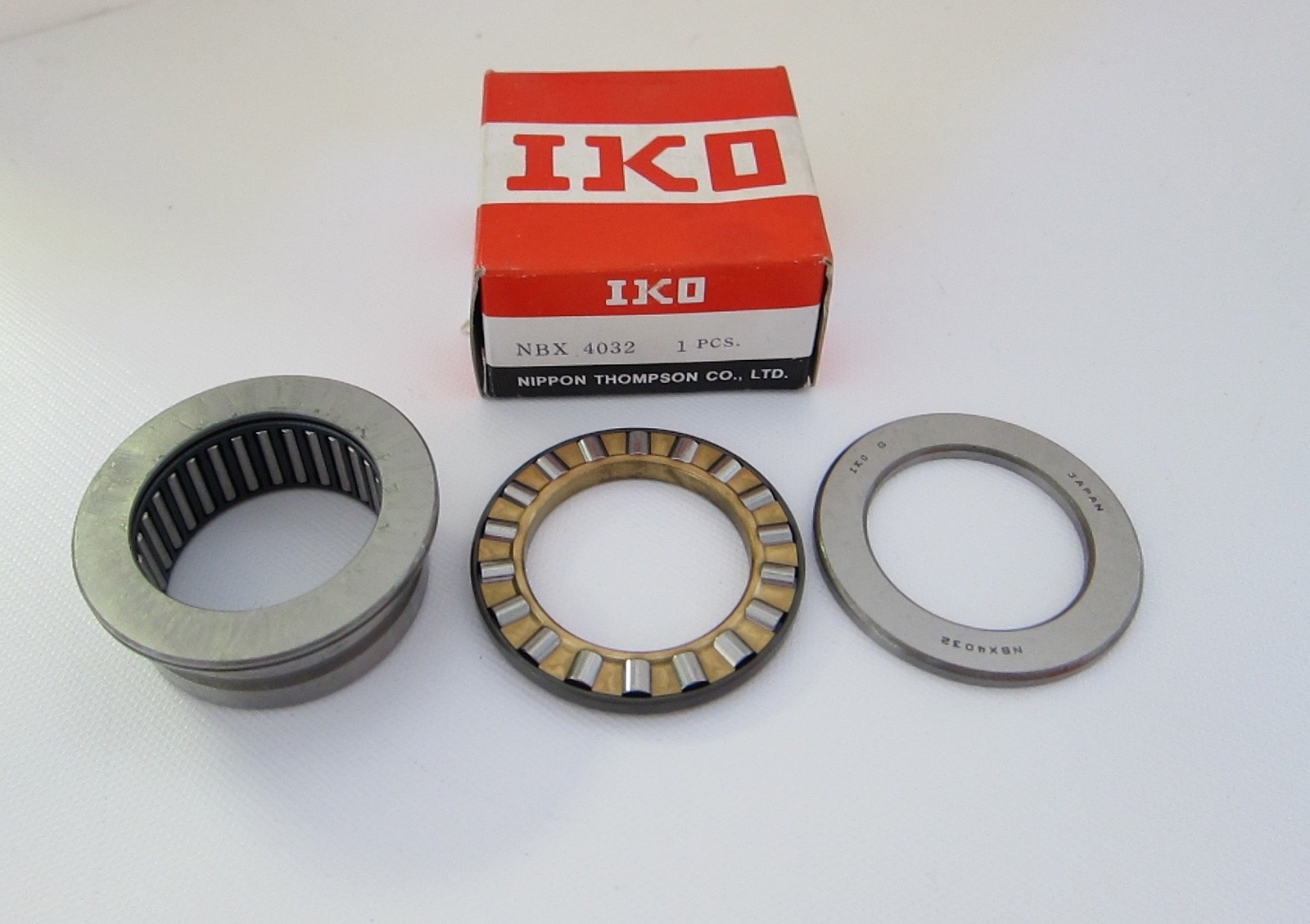 New IKO Nippon Thompson NBX 4032 1 PCS NXB4032 Needle Bearing 