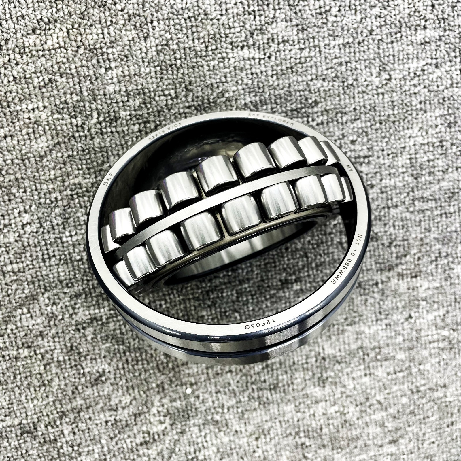 NEW 22215 E C3 SPHERICAL ROLLER BEARING FITS FOR SKF 75x130x31 (mm)