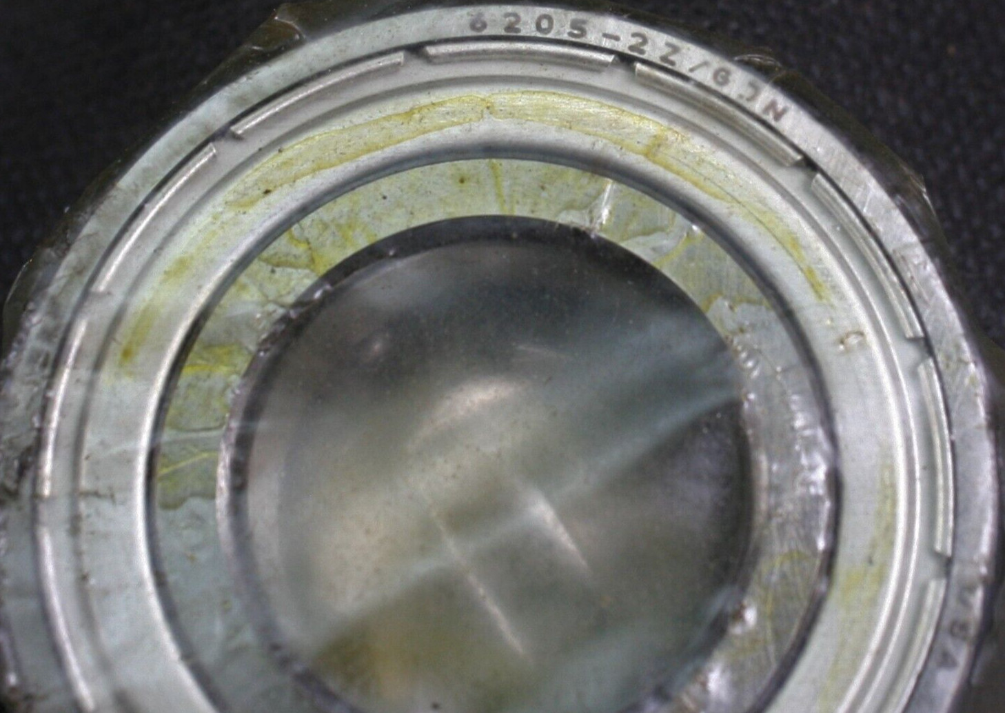 One (1) SKF 6205-2Z/GJN Deep Groove Bearing 25 MM ID USA NEW