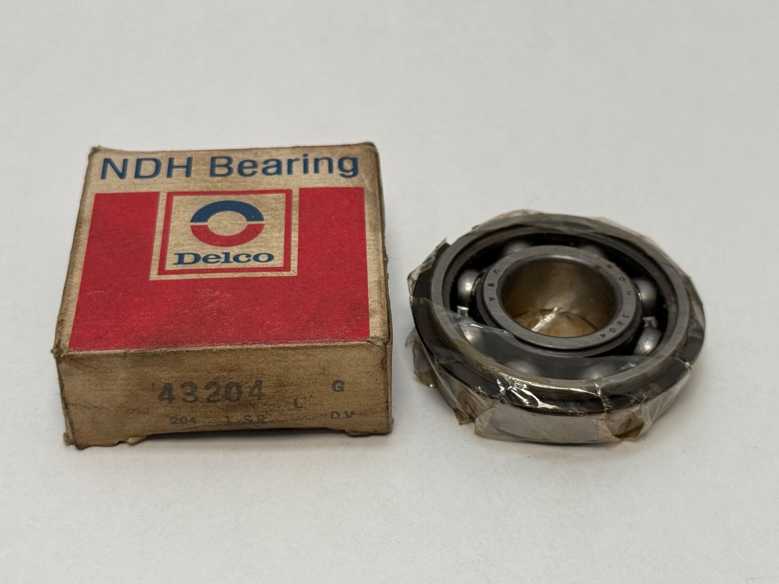 NDH 6204NR Bearing Open w/ Snap Ring 6204-NR 43204 20x47x14 mm