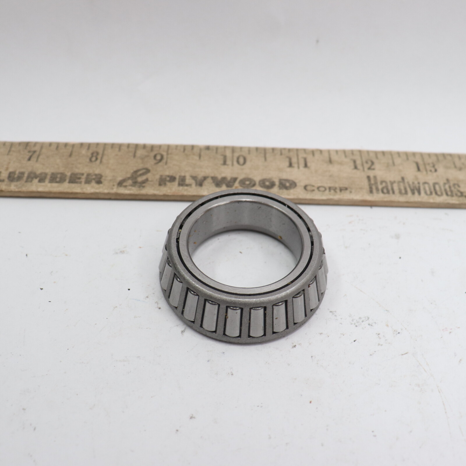 Tapered Roller Bearing Single Cone 1.3775″ Bore x 0.66″ Width L68149