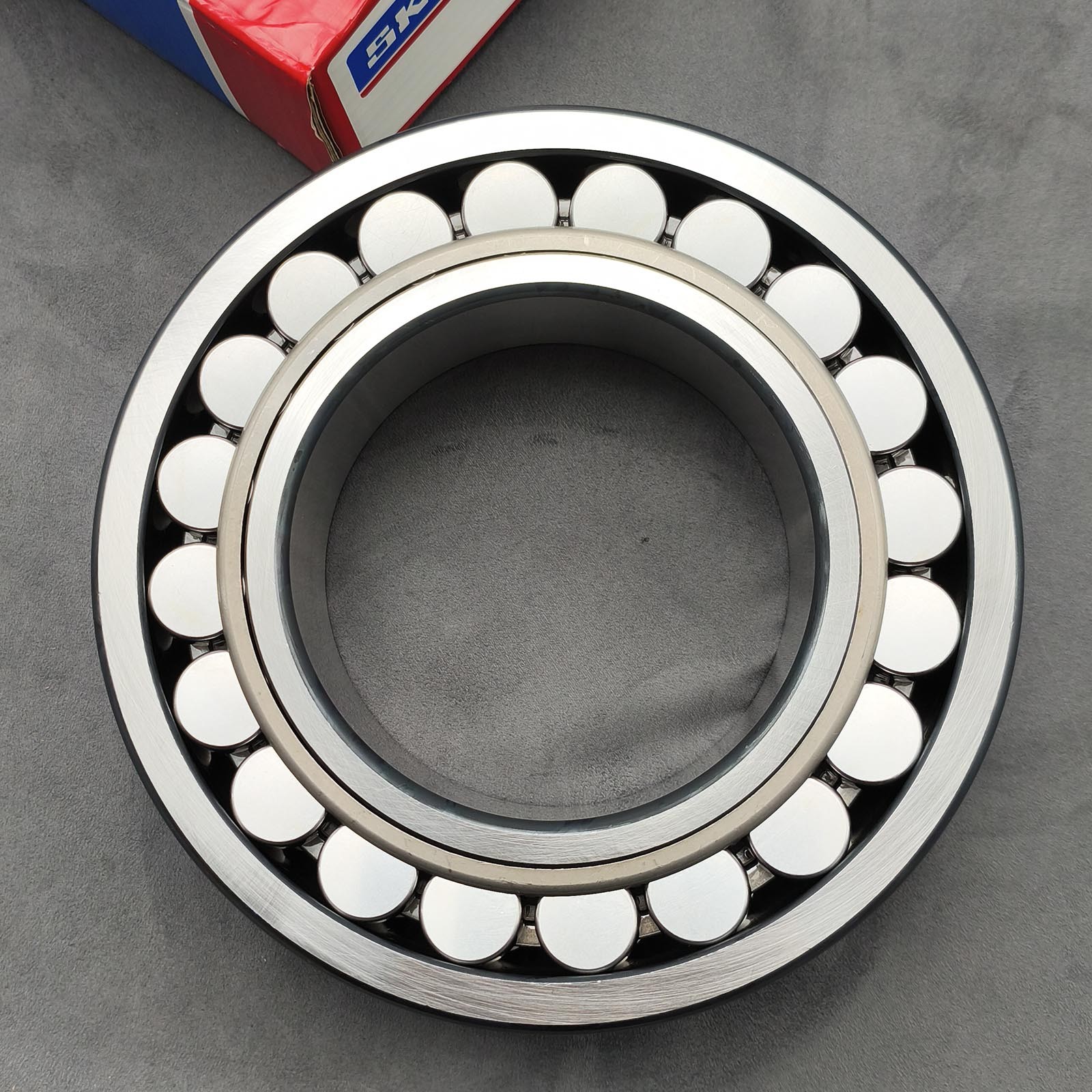 New Spherical Roller Bearing for SKF 22226 EK