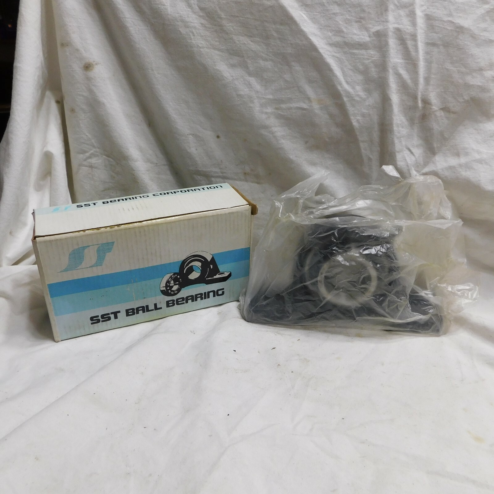 SST Pillow Block Ball Bearing UCP207-23