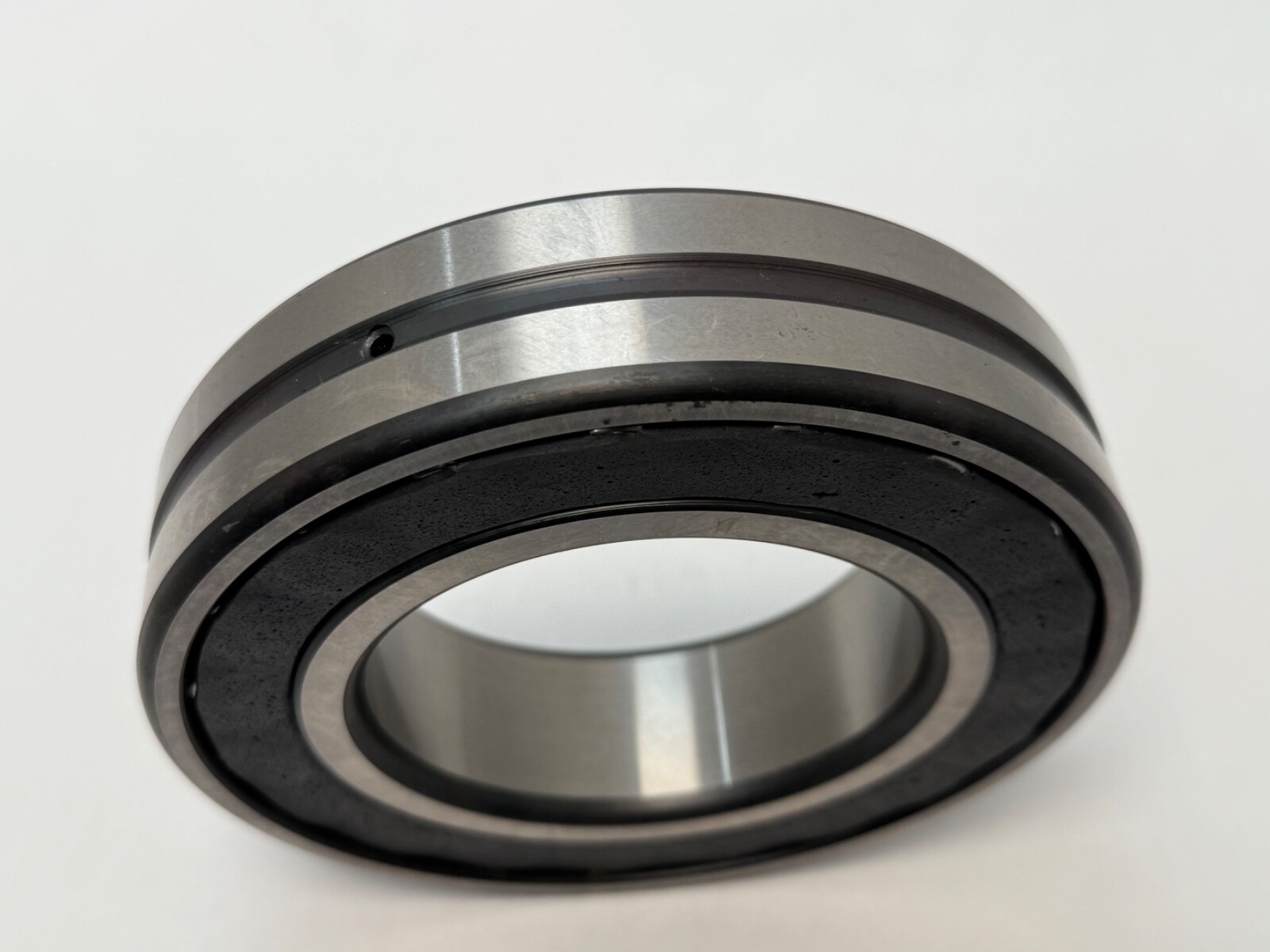 FAG 22216EAS.M.C3 Bearing 22216E 22216-E-A-S-M-C3-W33 80x140x33 mm