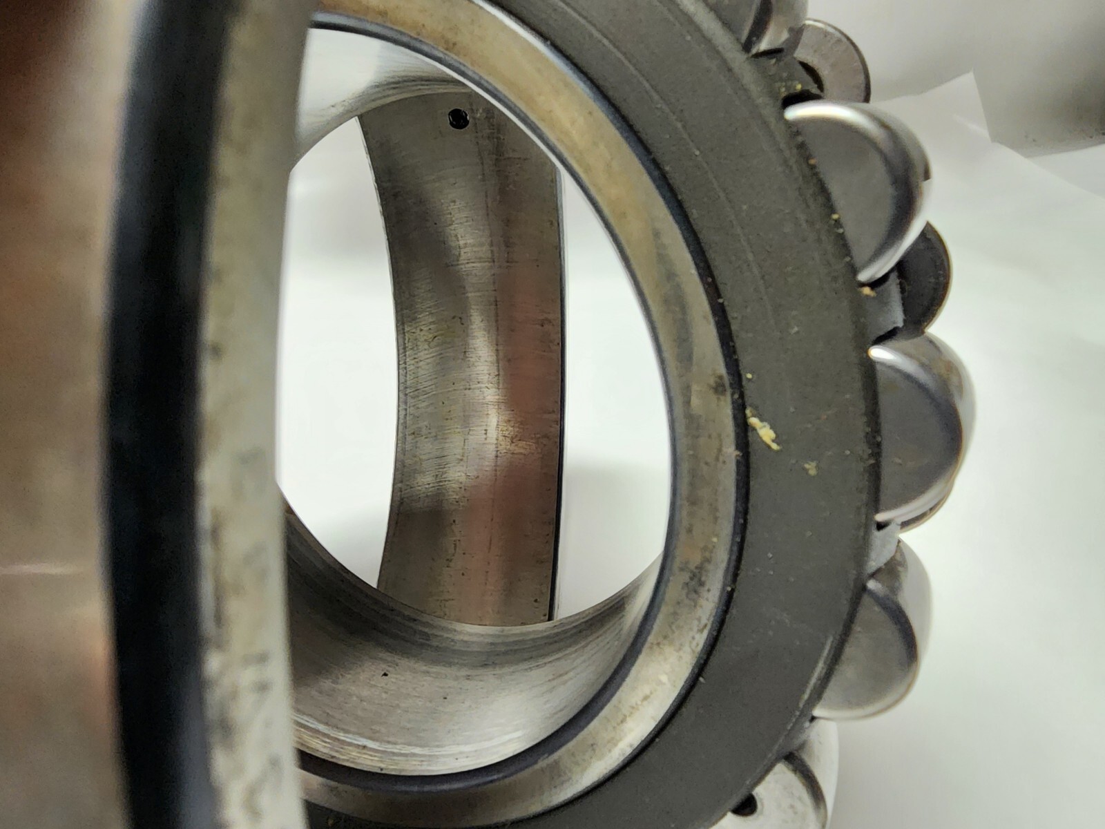 Used SKF 22220 CCK/C3 W33 Spherical Roller Bearing 180MM OD x 100MM ID x 46MM W
