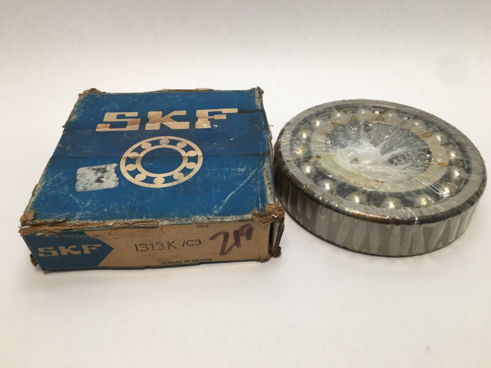 SKF 1313-K/C3 Self Aligning Bearing 65x140x33 mm 1313KC3 Sweden
