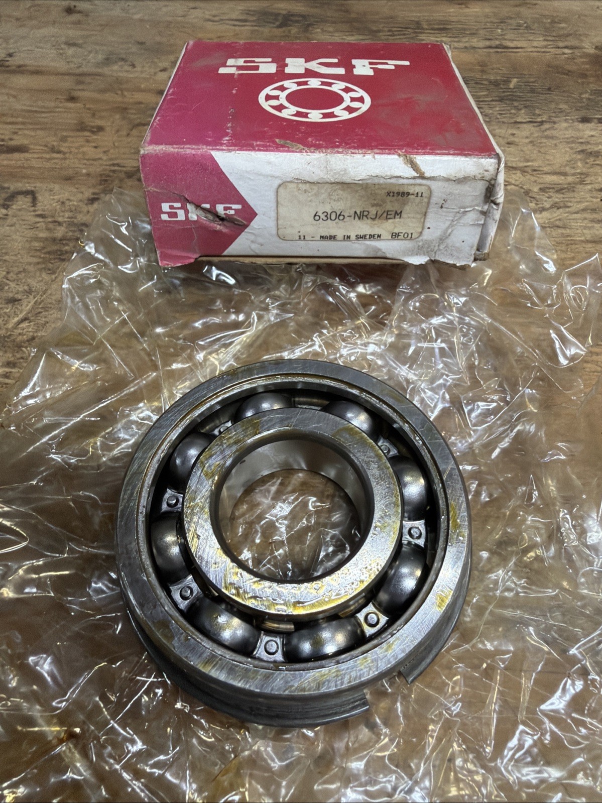 SKF 6306-NEJEM Bearing With Snap Ring 30mm Bore (g19)