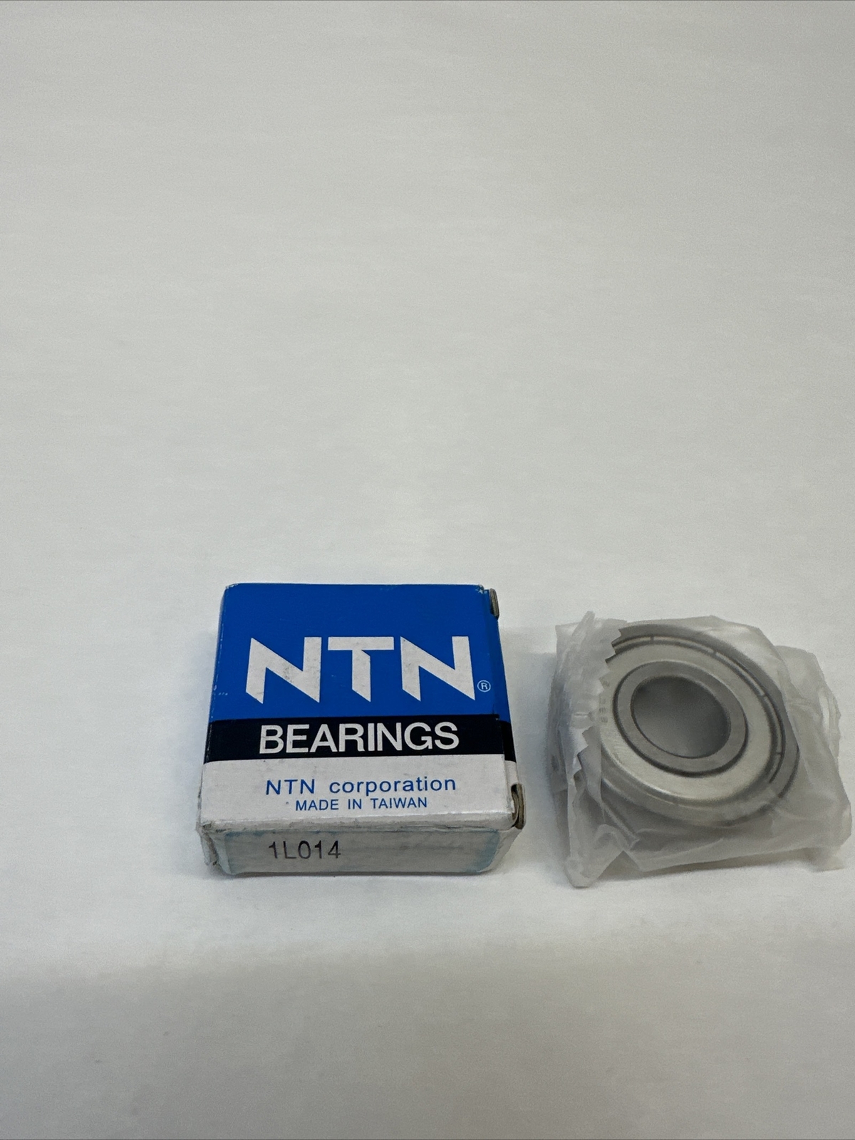 NEW NTN 6201ZZC3/EM Double Shield Deep Groove Radial Ball Bearing