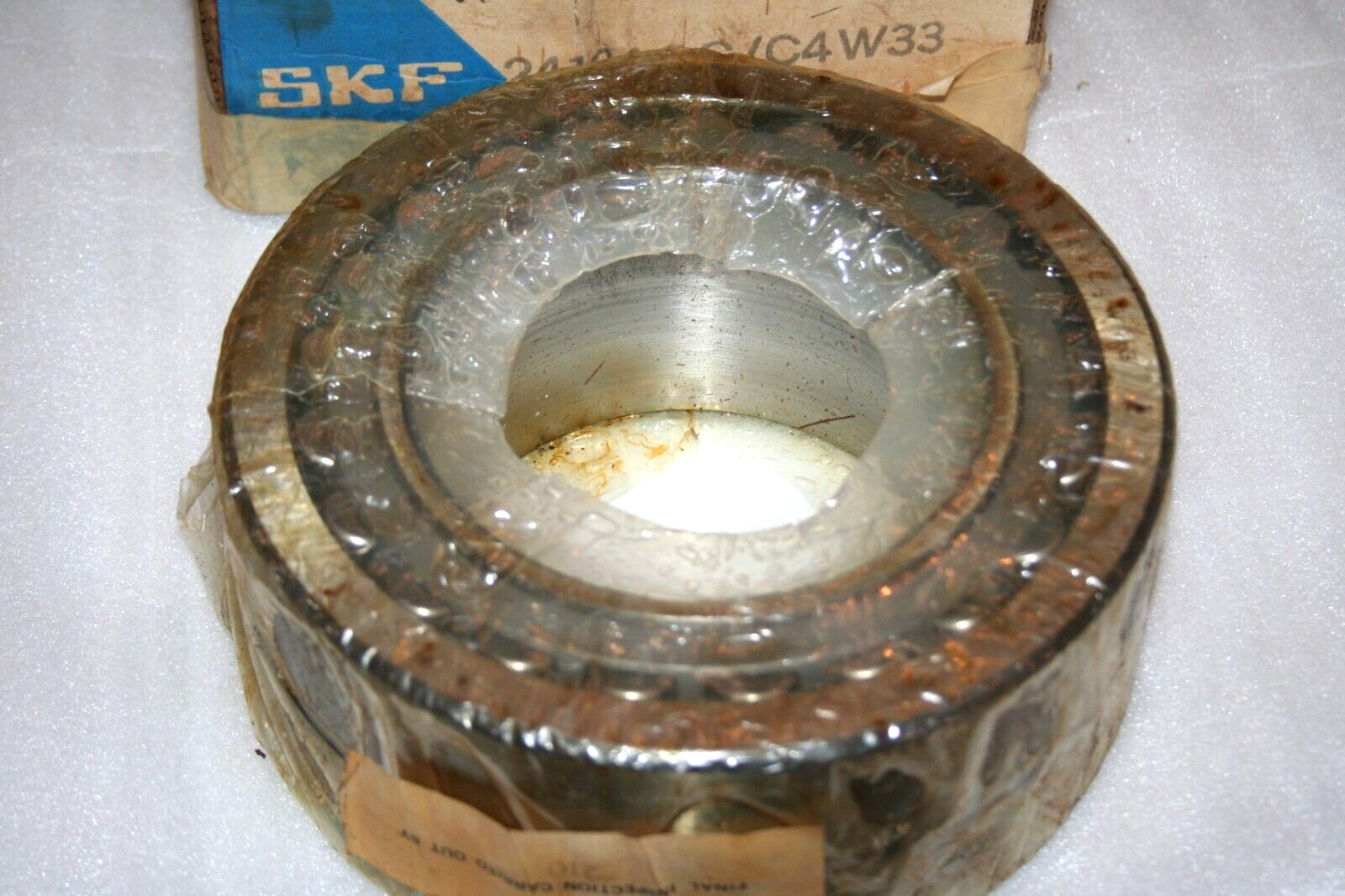 SKF 24124 CC/C4W33 Spherical Roller Bearing 120 X 200 X 80mm * NEW *