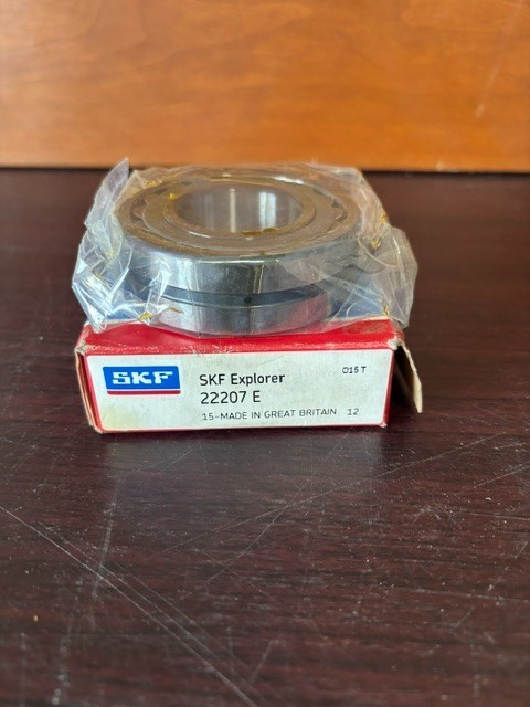 SKF EXPLORER 22207 E Spherical Roller Bearing NEW Sealed