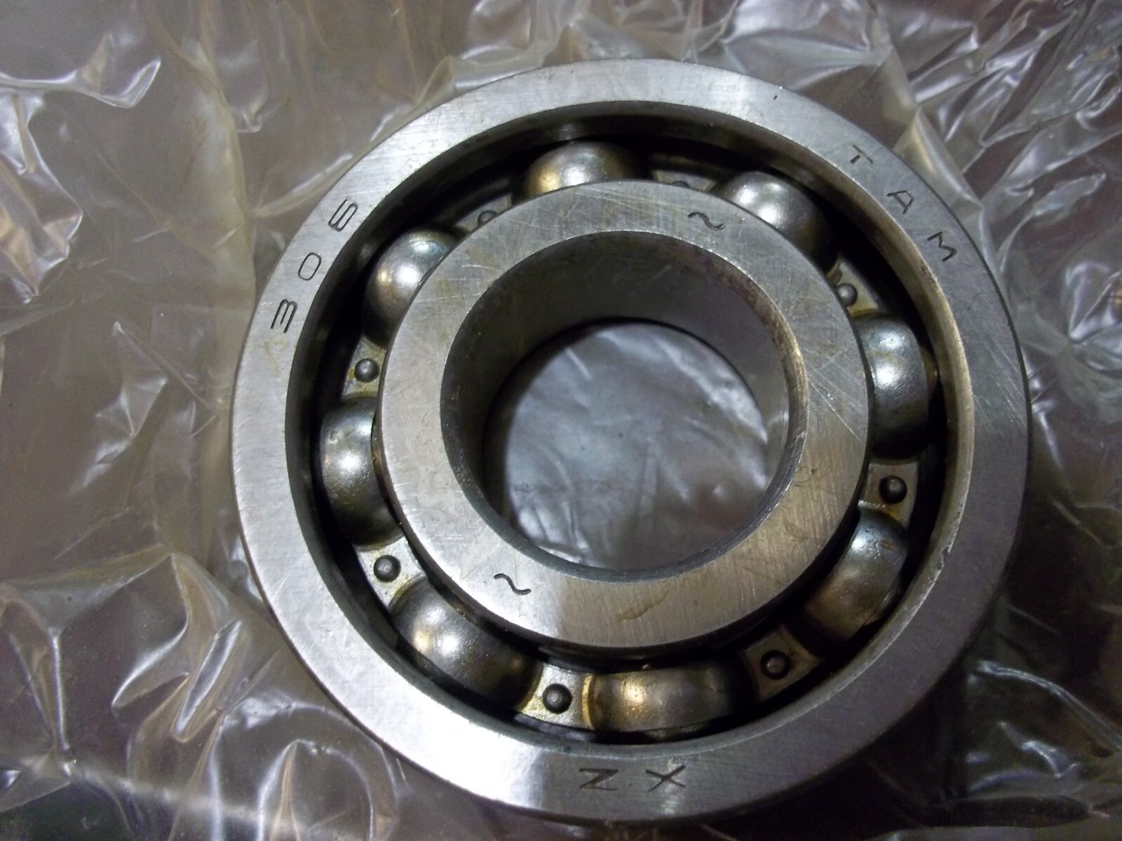 NIB BL 306 BEARING (BIN174)