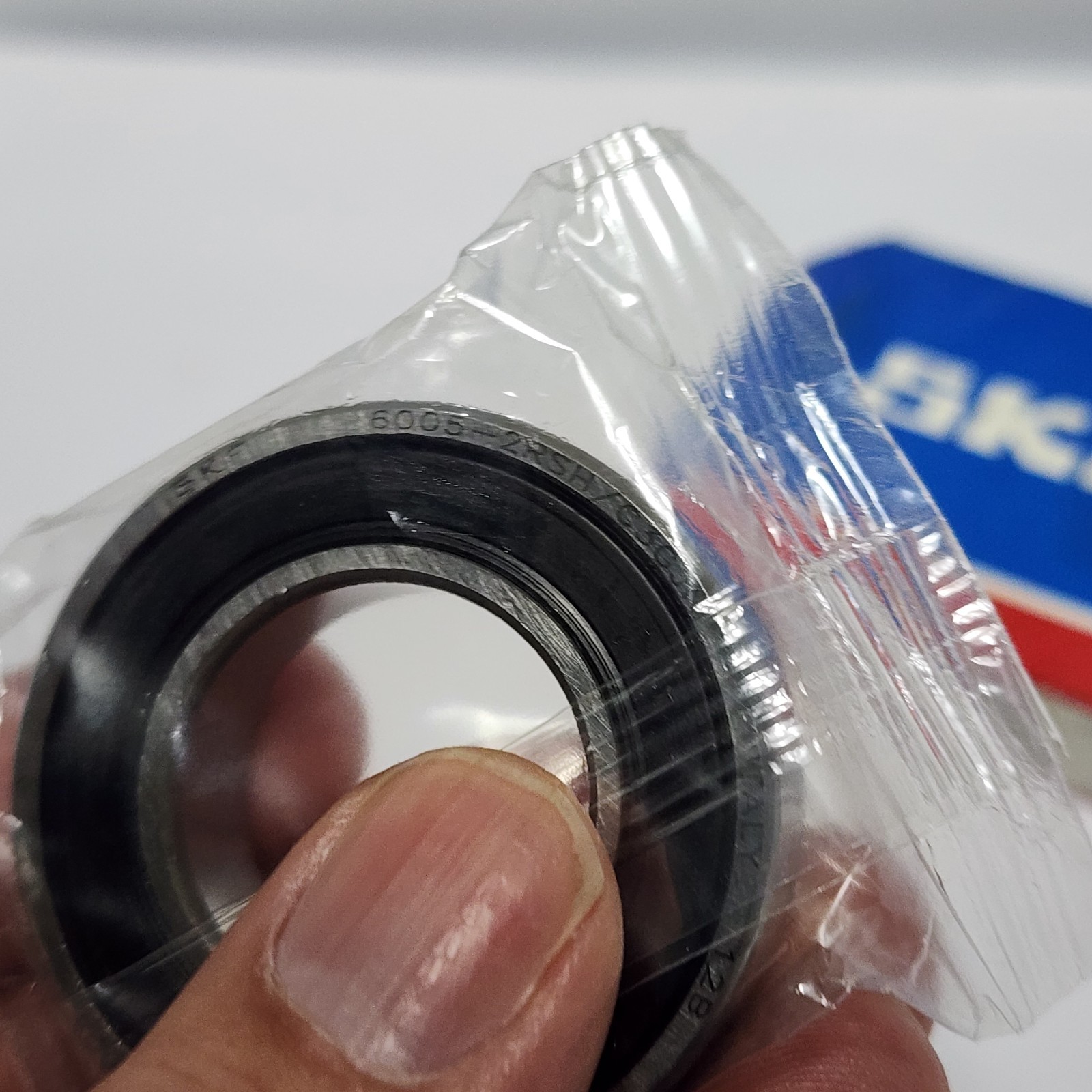 SKF 6005 2RS C3 / 6005 2RS JEM Double Seal Bearing 25X47X12