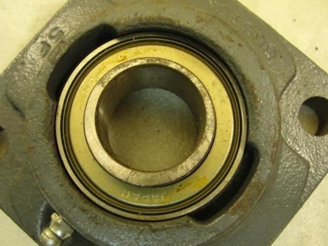 198059 Old-Stock; Boston 598036 Bearing 4 Bolt Flange; 1” Bore
