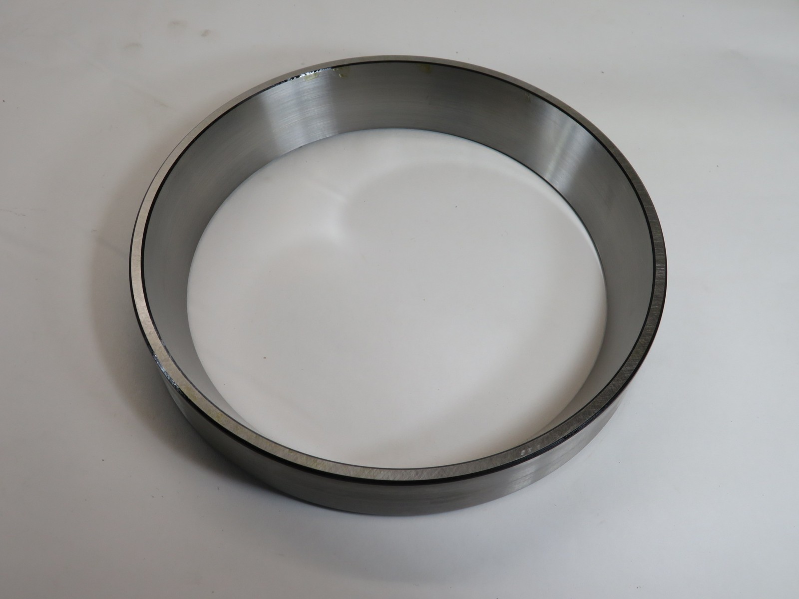 Timken 74850-20024 Tapered Roller Bearing Cup 8.5″ OD 1.375″ W BOX DAMAGE NEW