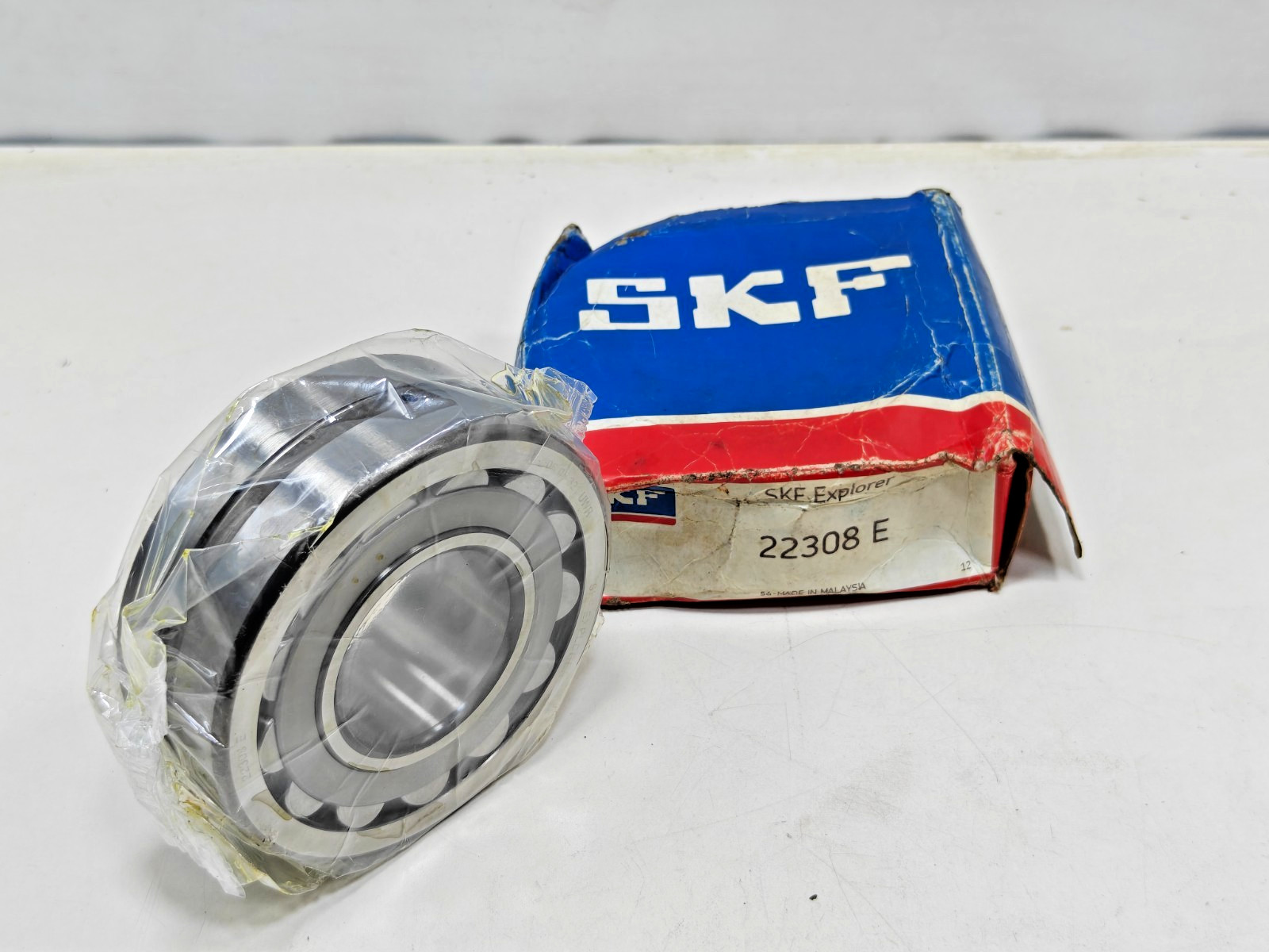 22308E SKF Explorer Spherical Roller Bearing SKF 22308-E 40x90x33 mm