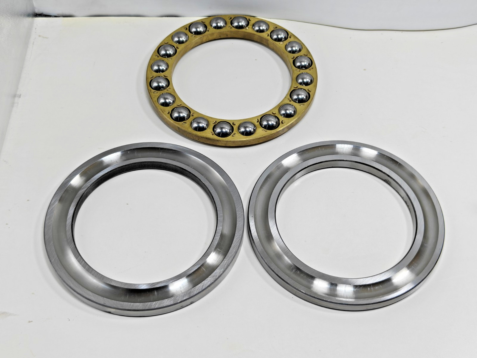51228M URB Single Direction Thrust Ball Bearing Brass Cage 51228 M 140x200x46mm