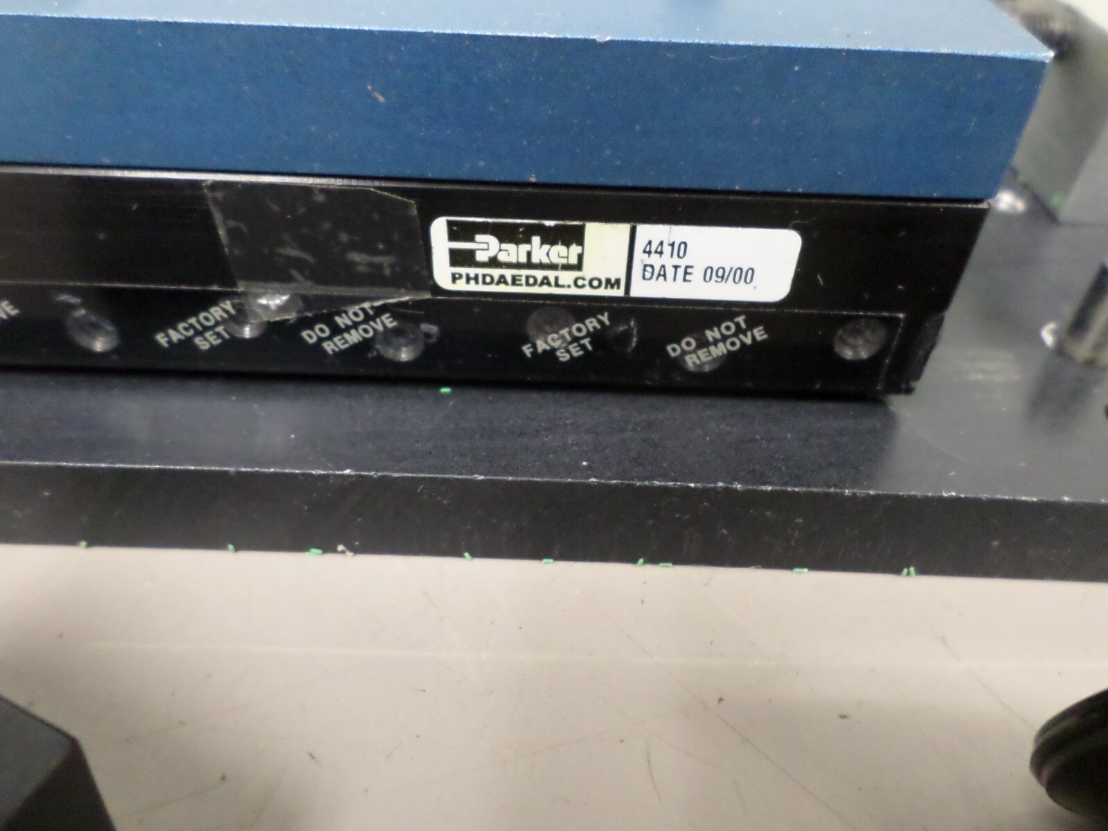PARKER DAEDAL M4410 Positioning Plate With Accessories As Shown