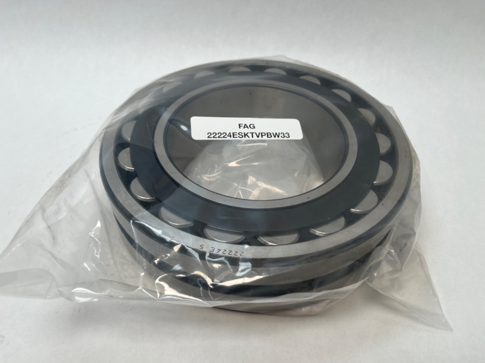 FAG 22224ES.TVP Spherical Bearing 120x215x58 mm 22224-ES-TVP-W33 USA
