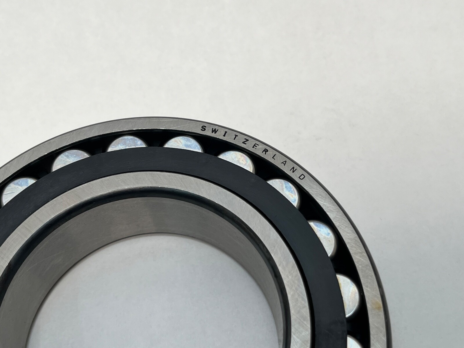 FAG 22215ESTVPBW33 Spherical Bearing 75x130x31 mm 22215-E-S-TVPB-W33 Switzerland
