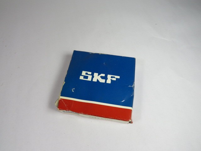 SKF 2213-ETN9 Self Aligning Ball Bearing 2-3/4″ ID 4-3/4″ OD 1-1/4″ Wide ! NEW !