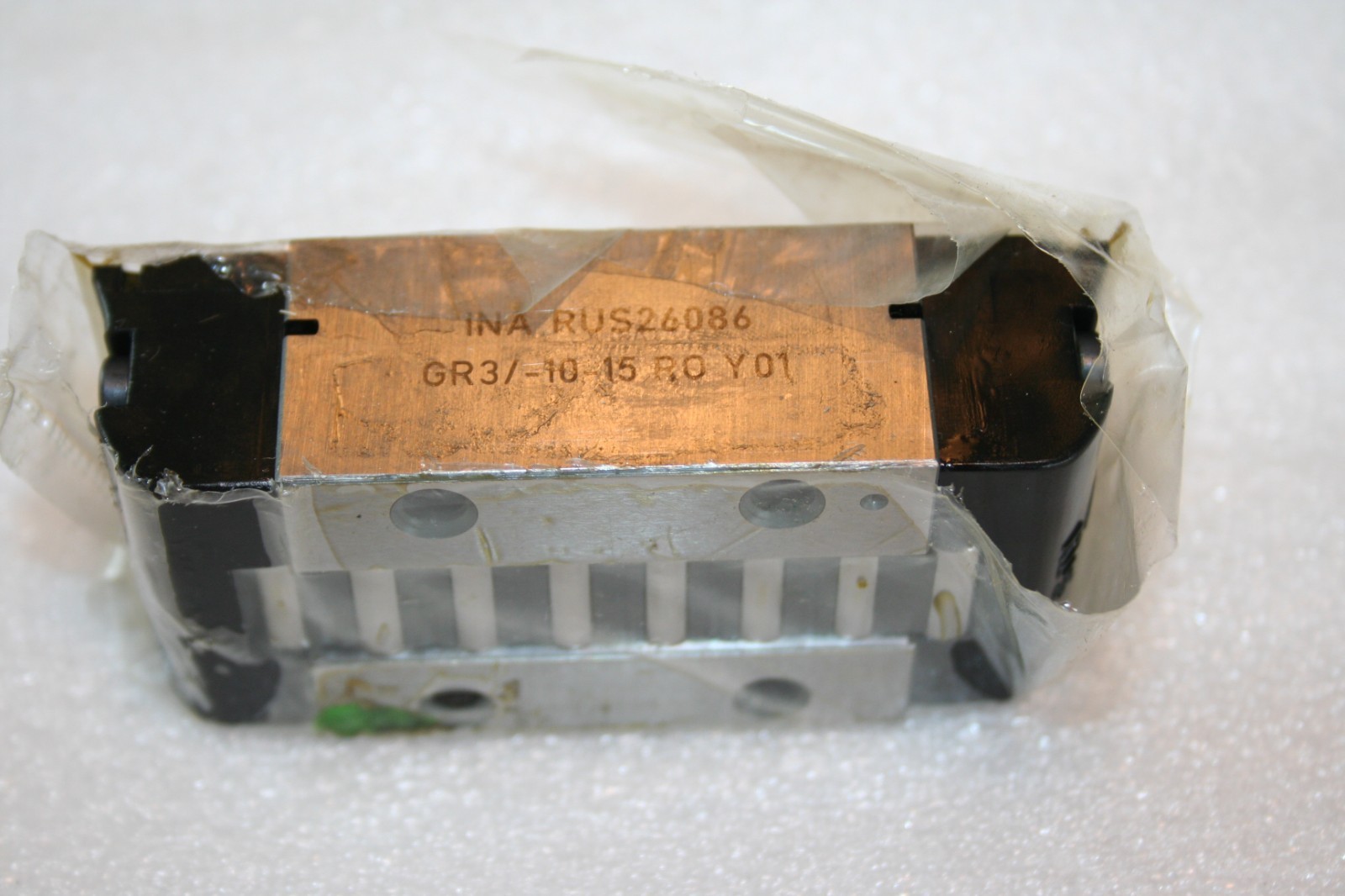 INA RUS26086-GR3/-10-15 Linear Recirculating Roller Bearing Unit * NEW *