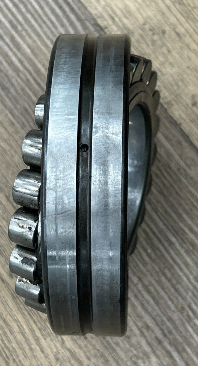 SKF SPHERICAL ROLLER BEARING 22215 E/C3