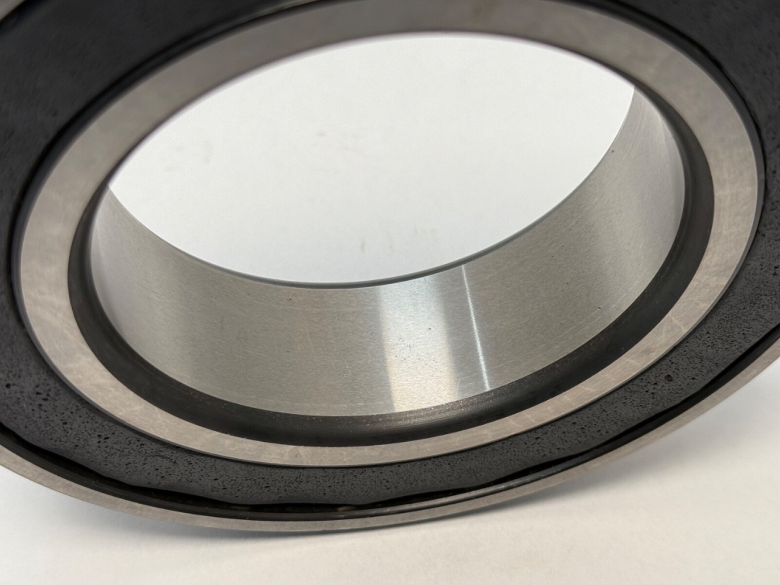 FAG 22216EAS.M.C3 Bearing 22216E 22216-E-A-S-M-C3-W33 80x140x33 mm