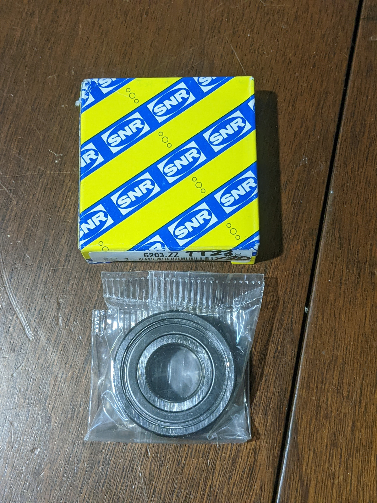 New SNR 6203ZZ Deep Groove Ball Bearing 6203 ZZ