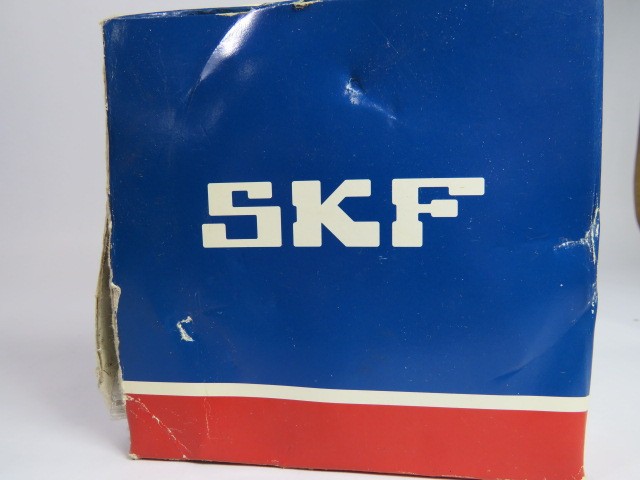 SKF 2213-ETN9 Self Aligning Ball Bearing 2-3/4″ ID 4-3/4″ OD 1-1/4″ Wide ! NEW !