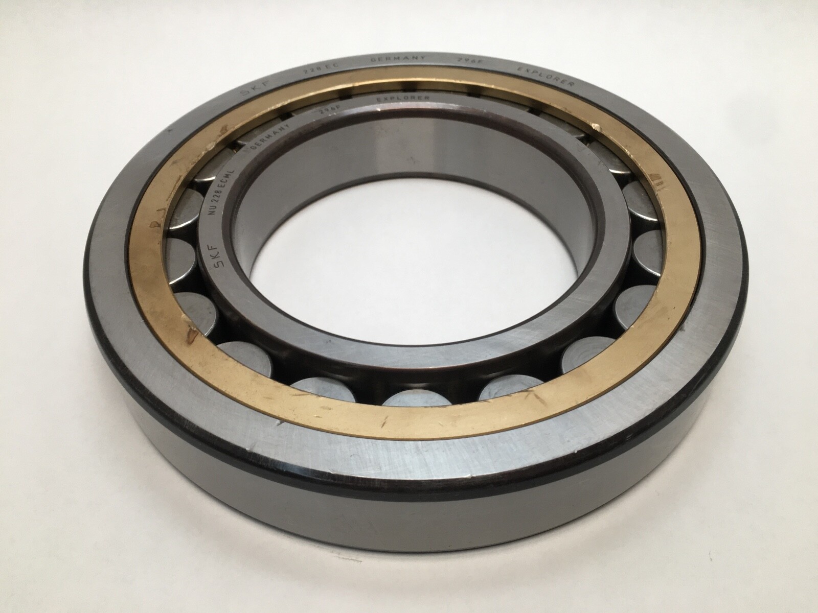 SKF NU-228-ECML Cylindrical Roller Bearing 140x250x42 mm NU228ECML NU228 Germany