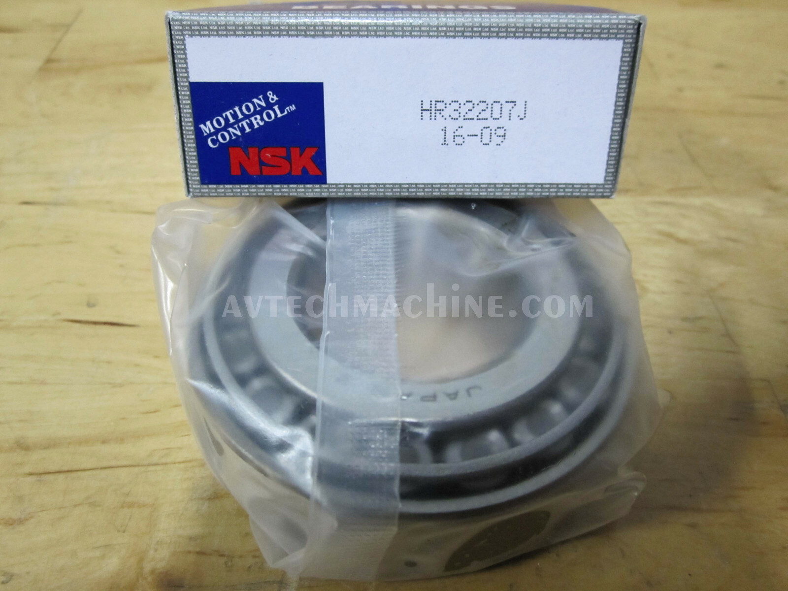 HR32207J NSK Taper Roller Bearing Cone & Cup Set