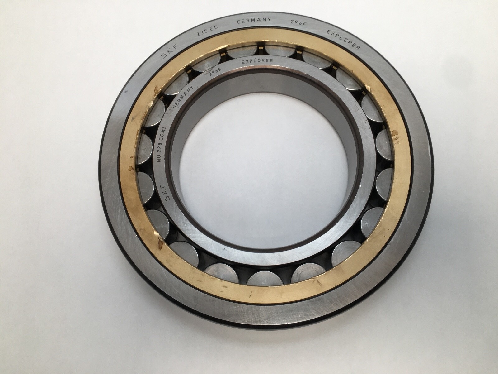 SKF NU-228-ECML Cylindrical Roller Bearing 140x250x42 mm NU228ECML NU228 Germany