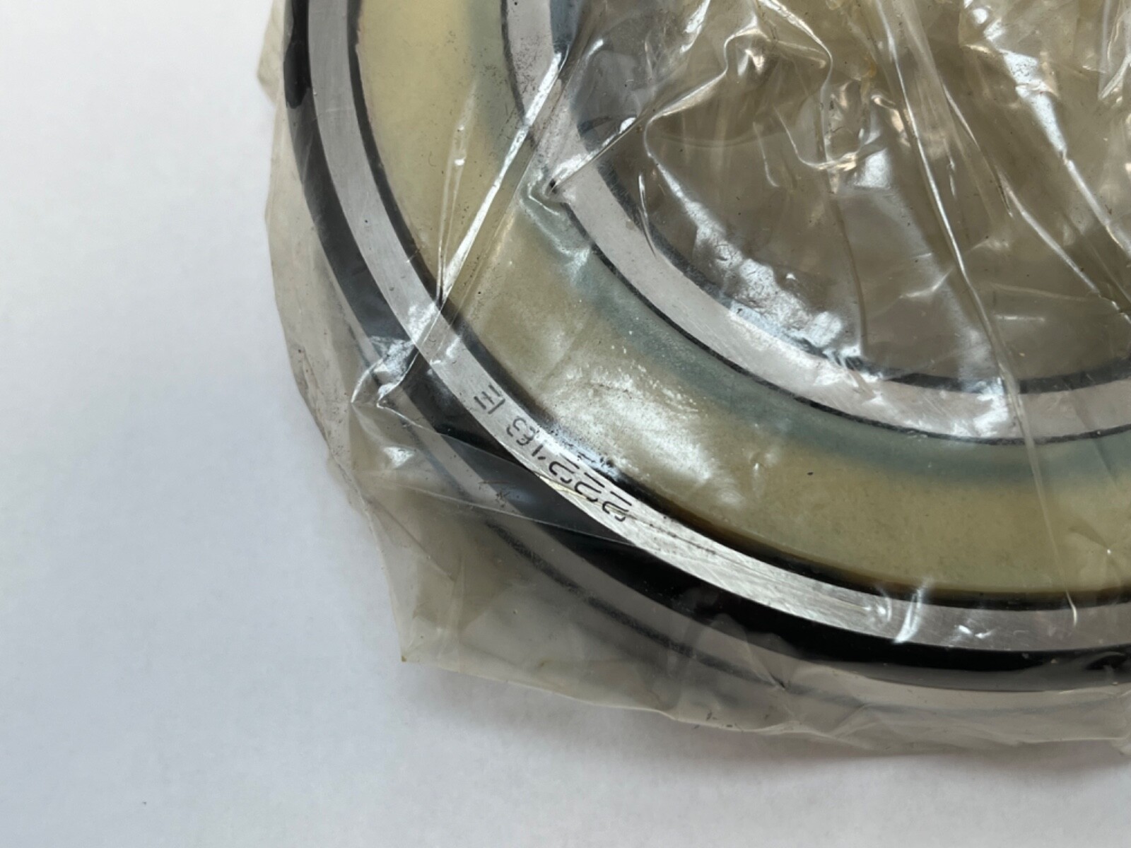SKF 22216-E-W64C Spherical Bearing 80x140x33 mm 22216E 22216-E-W64C-W33 USA