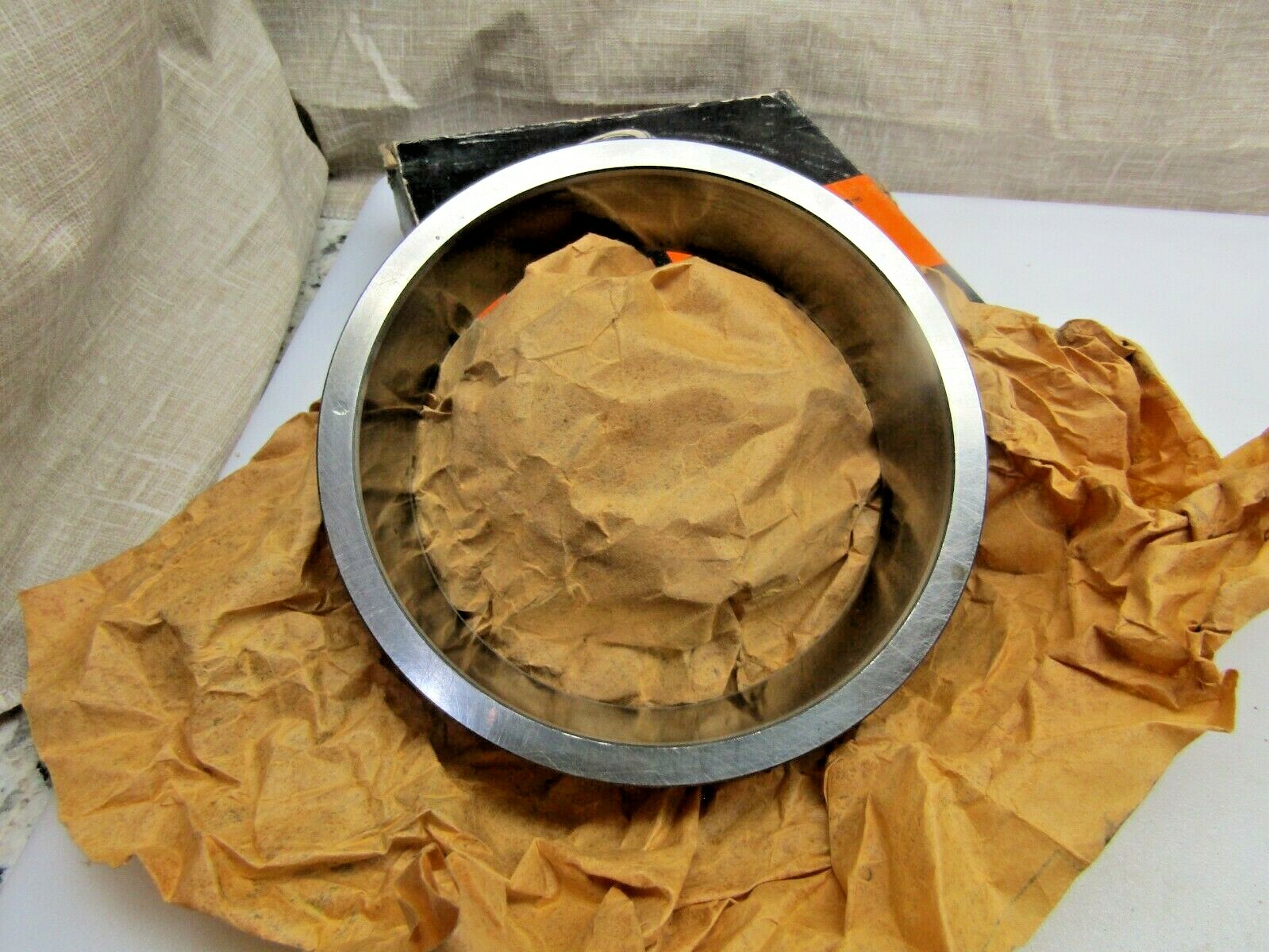 Timken 572B -30000 *3 Class 3 Precision Tapered Roller Bearing Flanged Cup